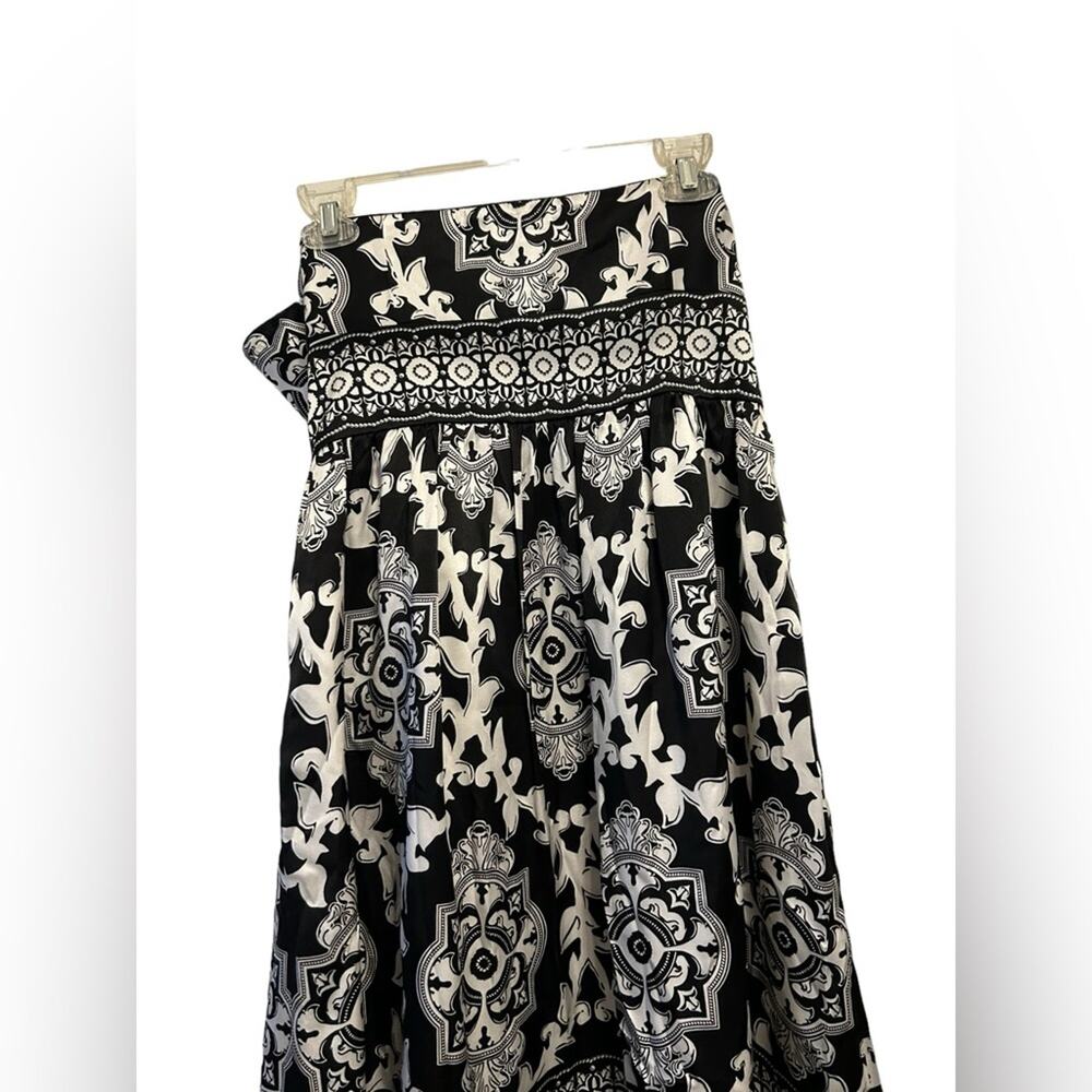 White House Black Market - Black and White Strapless Cocktail Dress - Size 8 - Picture 3 of 3